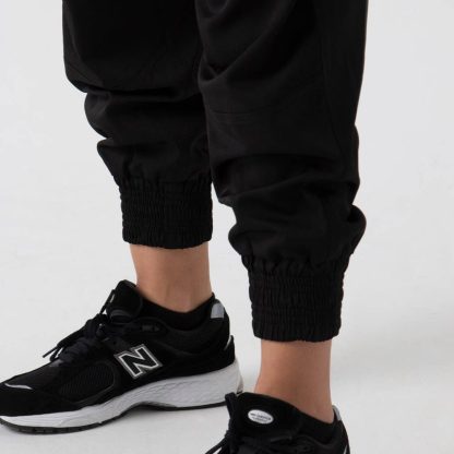 Relaxed Fit Joggers With Zipper Pocket – Comfortable And Flexible Workout Pants - Image 4