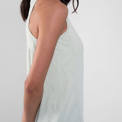 Cooling Gym Tank With Innovative Brrr° Material - Image 4