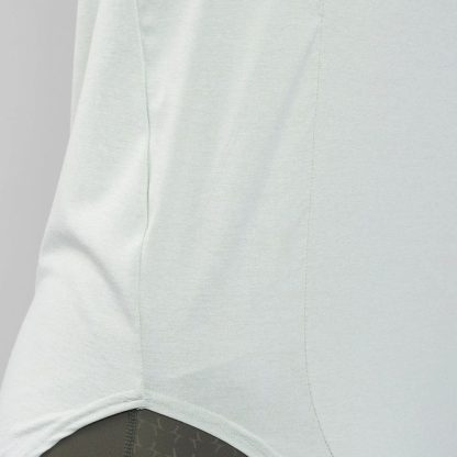 Cooling Gym Tank With Innovative Brrr° Material - Image 5